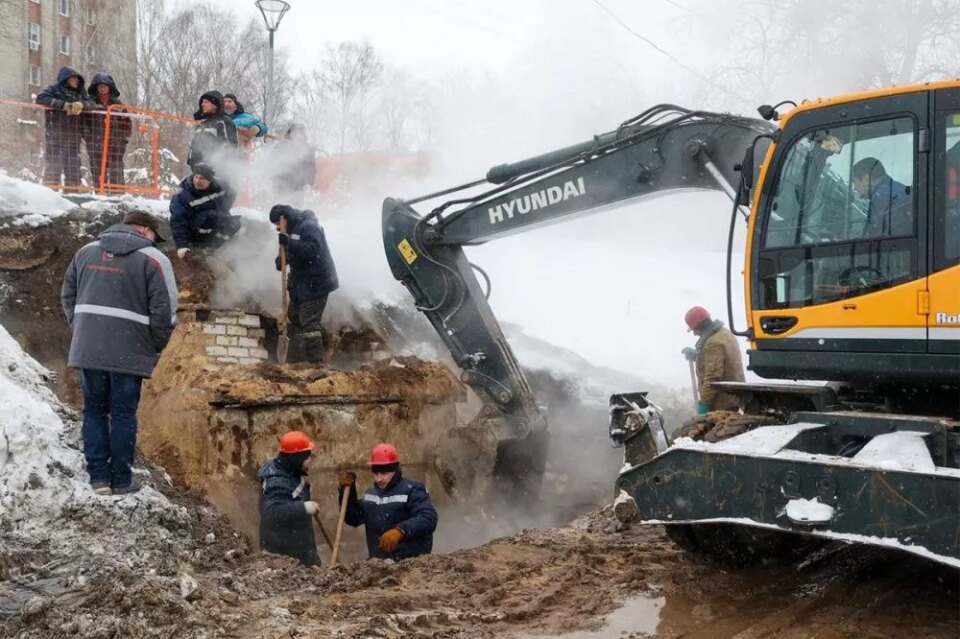 Фото Авария на теплотрассе произошла на улице Ларина в Нижнем Новгороде - Новости Живем в Нижнем