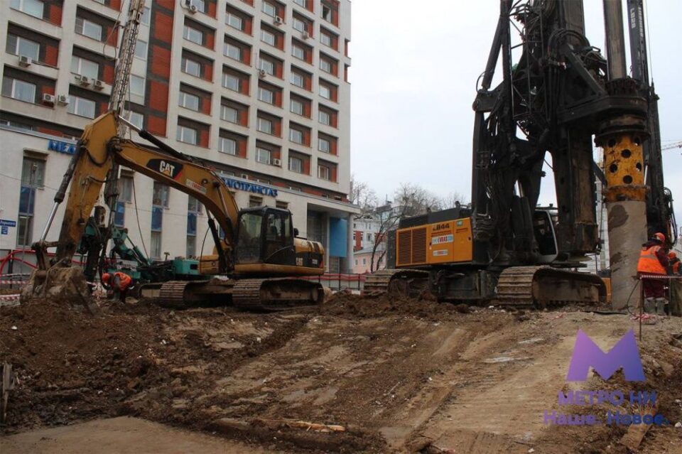 Фото Экскаватор провалился в яму на стройплощадке нижегородского метро 20 апреля - Новости Живем в Нижнем