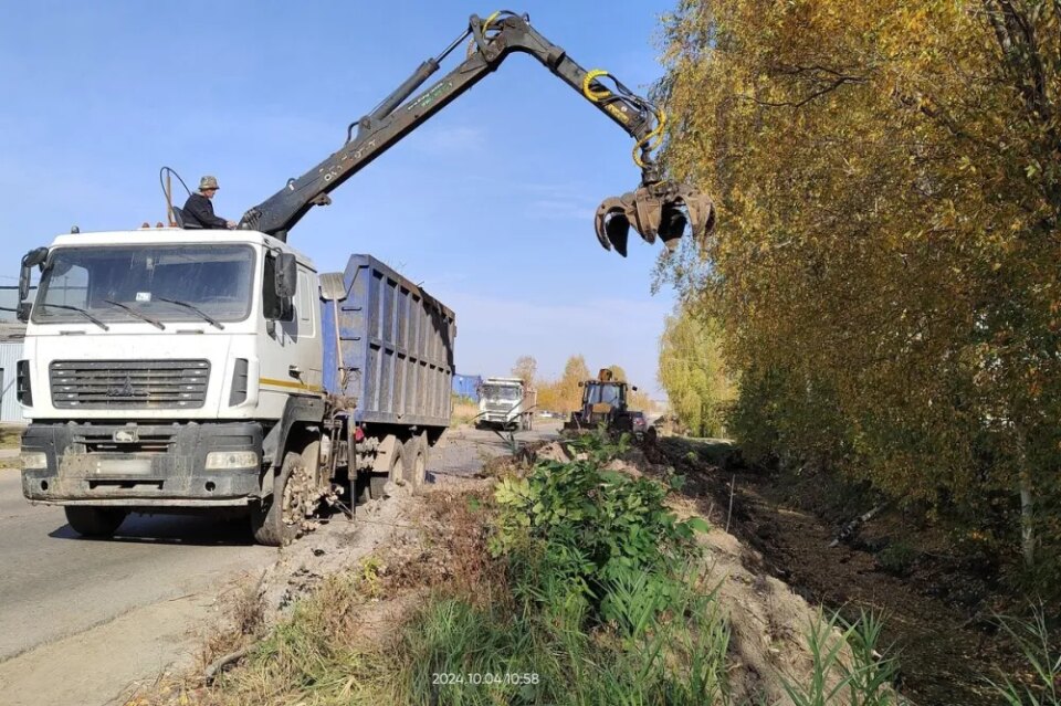 Фото В Автозаводском районе чистят дренажный канал по просьбе местных жителей - Новости Живем в Нижнем