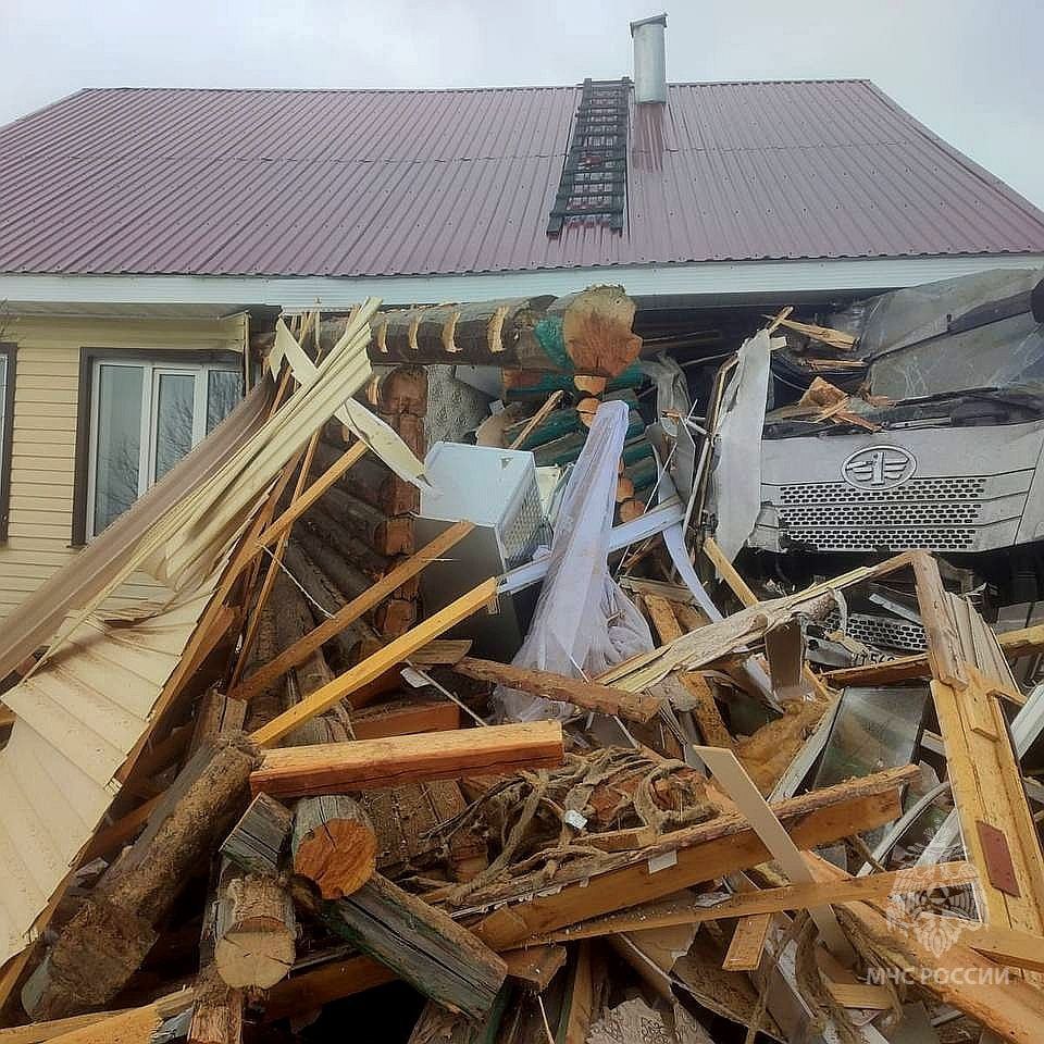 Грузовик врезался в жилой дом в Кулебаках Нижегородской области