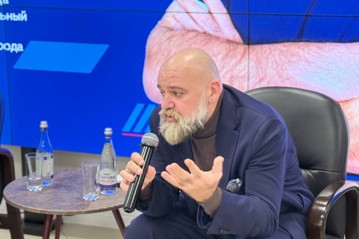 Главврач Коммунарки Денис Проценко встретился с нижегородскими медиками