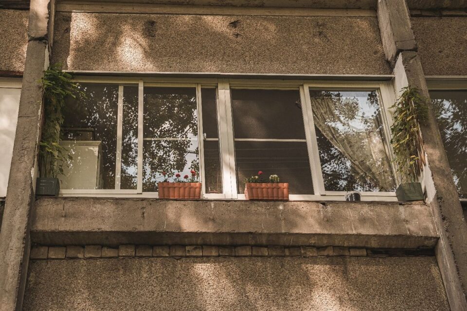 Эстетика «панелек»: как выглядят ламповые дворы Ленинского района